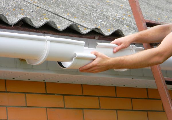 Cost of Gutter Hanging in Jersey City